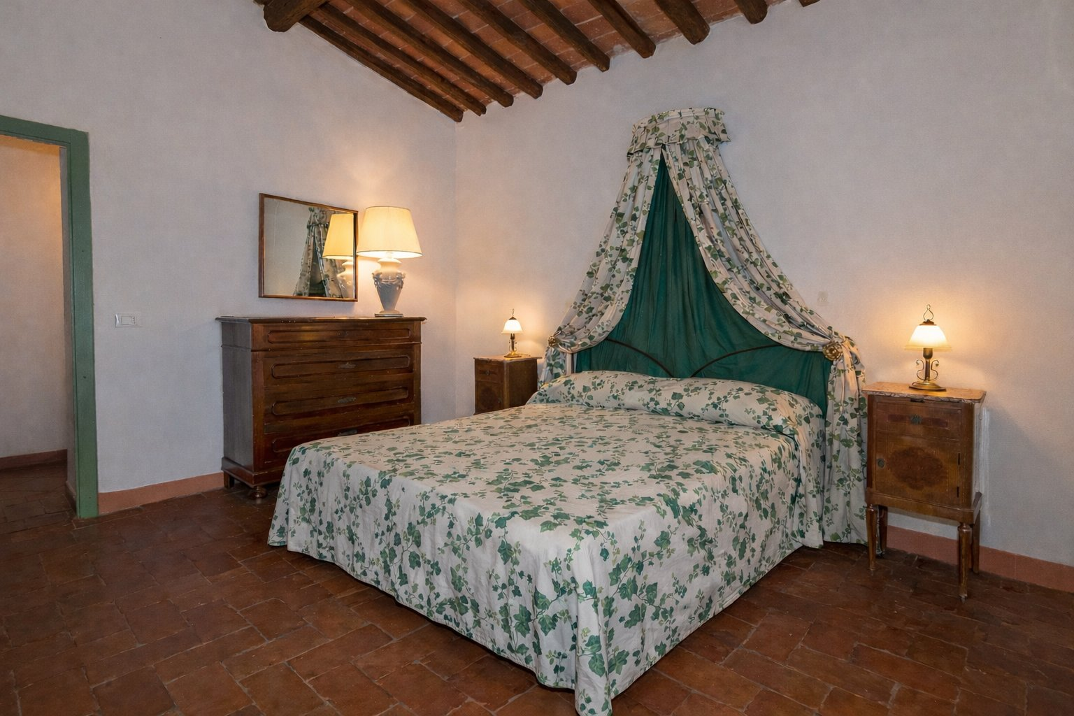 Camera con baldacchino appartamento Glicine - La Vivaldina agriturismo Suvereto Toscana